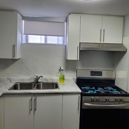 Maxwell Esabu Appartement Toronto Buitenkant foto