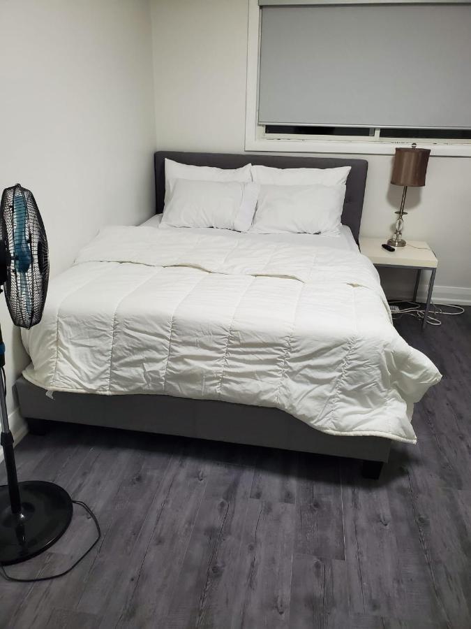 Maxwell Esabu Appartement Toronto Buitenkant foto